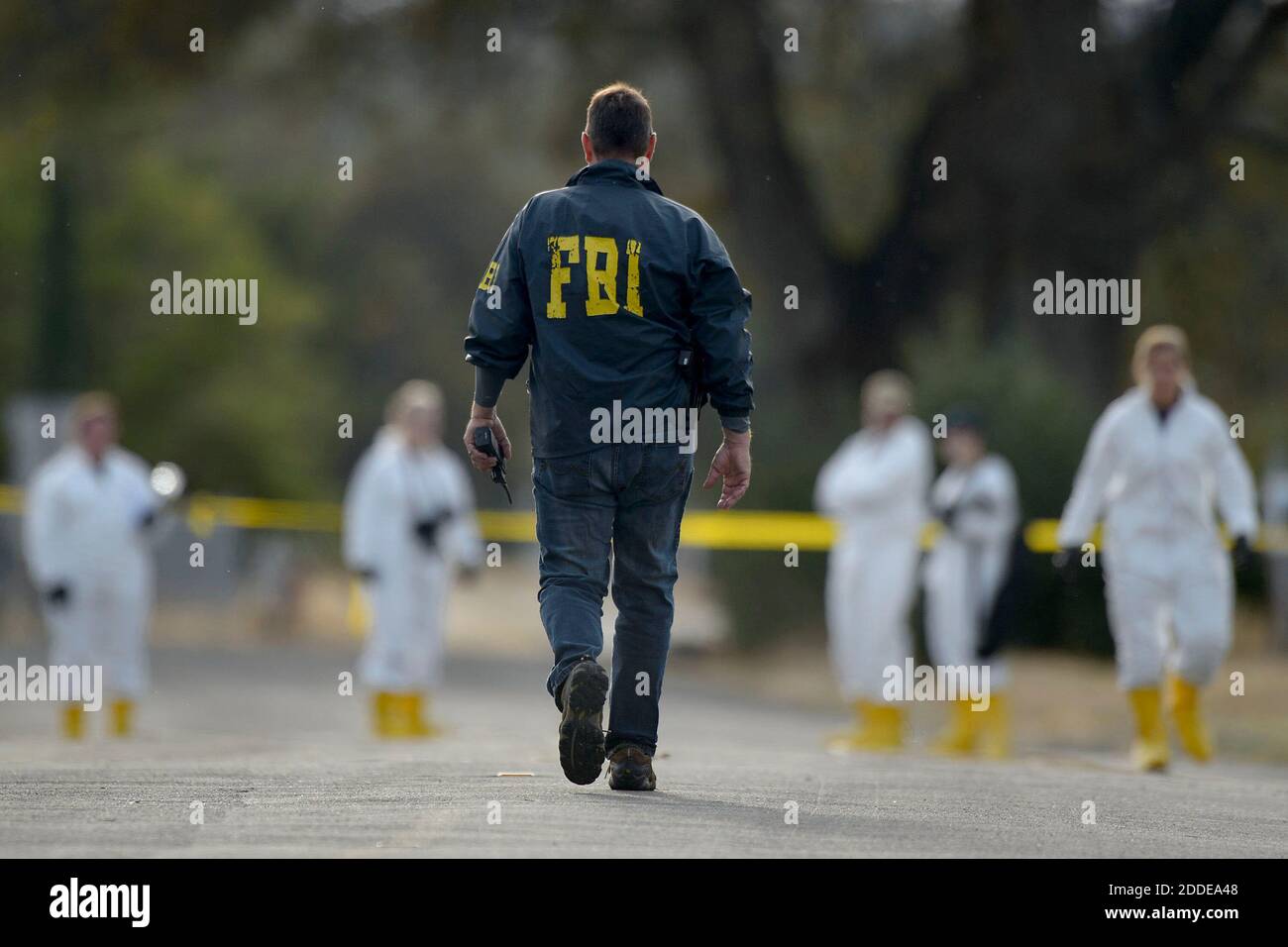 NO FILM, NO VIDEO, NO TV, NO DOCUMENTARIO - investigatori FBI processano prove alla Rancho Tehama Elementary School di Rancho Tehama Reserve a Corning, CA, USA, martedì 14 novembre 2017. Foto di Randall Benton/Sacramento Bee/TNS/ABACAPRESS.COM Foto Stock