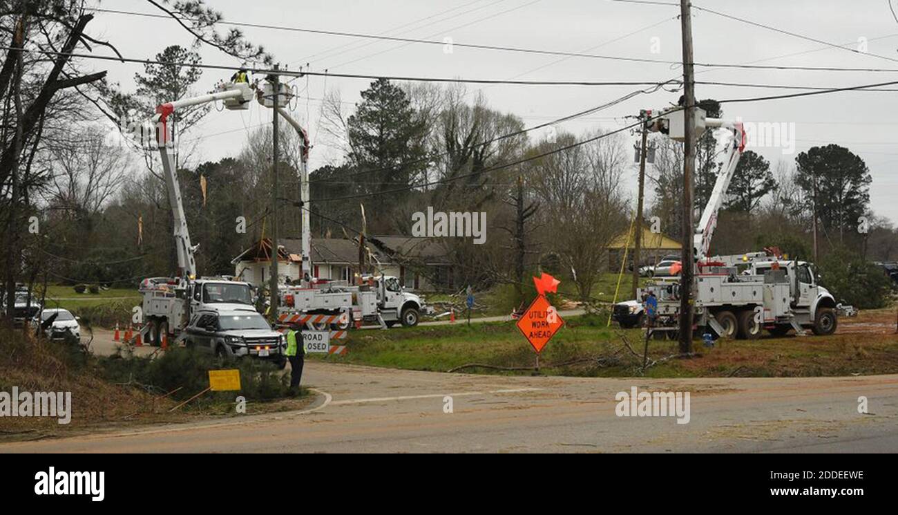 NO FILM, NO VIDEO, NO TV, NO DOCUMENTARIO - Tornado Damage a Smith's Station, Alabama il 4 marzo 2019. Almeno 23 persone sono confermate morte dopo l'epidemia di tornado della domenica con violente tempeste che hanno lasciato i detriti sparsi nell'Alabama meridionale e in Georgia. Foto di Joe Songer/Alabama Media Group/TNS/ABACAPRESS.COM Foto Stock