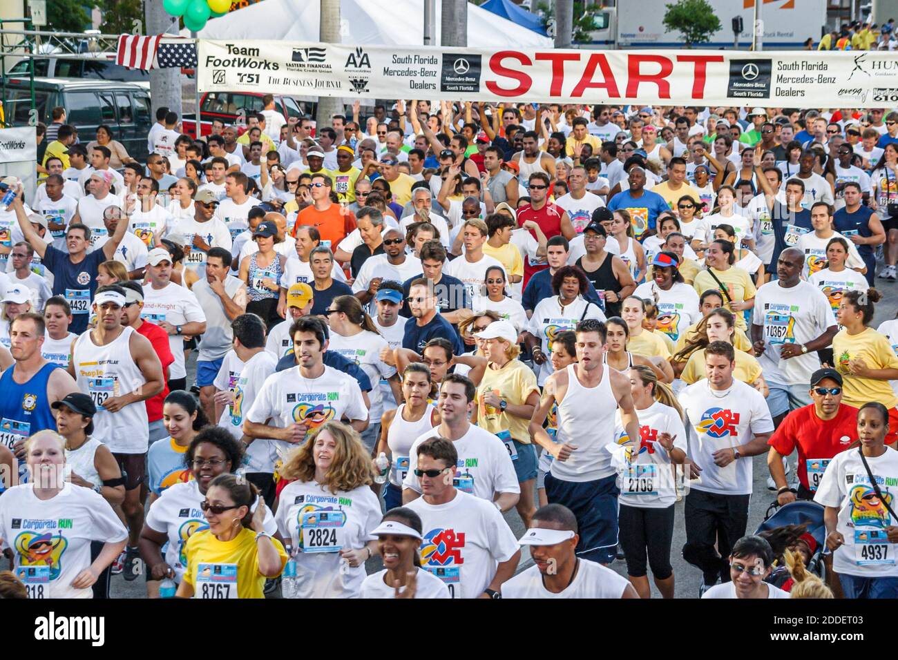 Miami Florida,Bayfront Park,Biscayne Boulevard,South Florida Corporate Run,evento benefico leucemia & Lymphoma Society linea di partenza, gara di partenza runner Foto Stock