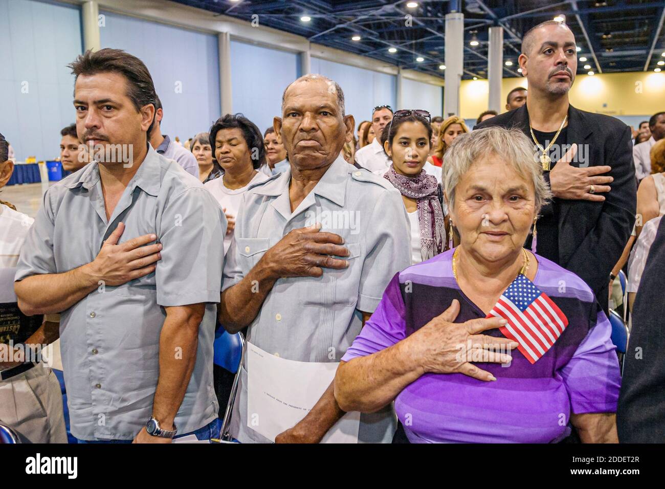 Florida,Miami Beach Convention Center,centro,cerimonia di naturalizzazione giuramento di cittadinanza promessa Allegiance,immigrati immigrati dire dire, Foto Stock