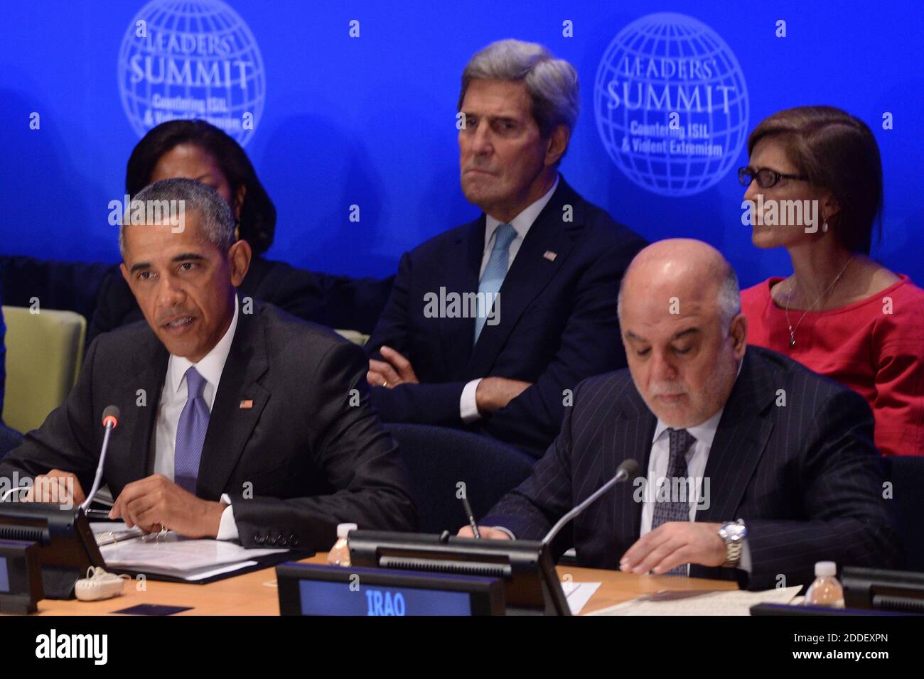 (L-R, prima fila) Presidente degli Stati Uniti Barack Obama (al centro), sua Eccellenza Haider al-Abadi, primo Ministro della Repubblica di Iraq (seconda fila) Susan Rice, Ambasciatore degli Stati Uniti presso le Nazioni Unite (dietro il Presidente Obama), Segretario di Stato John Kerry e Samantha Power (rosa), Ambasciatore degli Stati Uniti presso le Nazioni Unite, Partecipate al 'vertice del leader sulla lotta contro l'ISIL e la lotta contro l'estremismo violento' presso la sede centrale delle Nazioni Unite, New York, New York, il 29 settembre 2015. Credit: Anthony Behar / Pool via CNP /MediaPunch Foto Stock