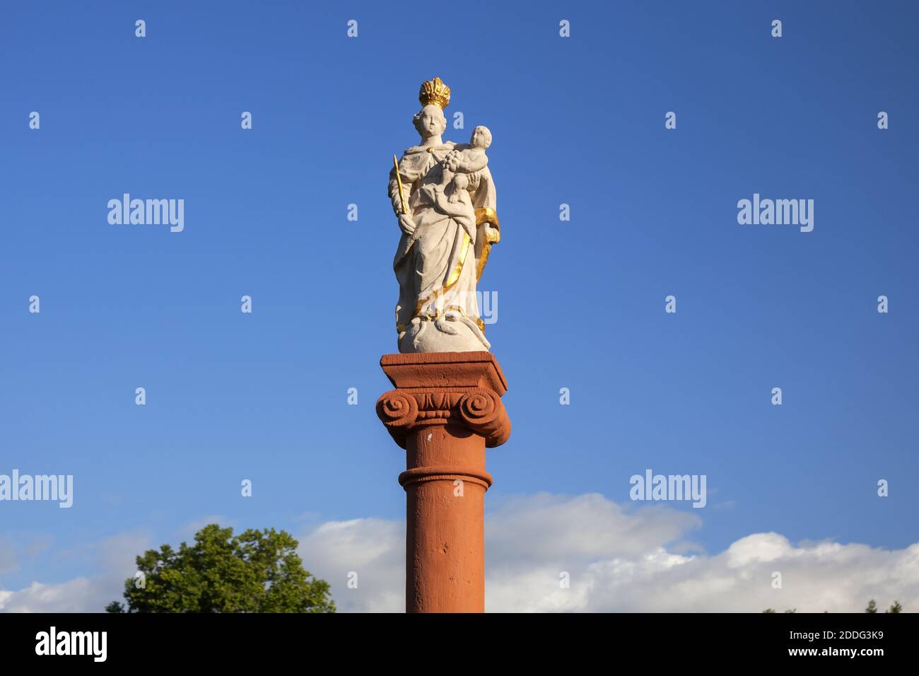 Geografia / viaggio, Germania, Assia, Geisenheim, Statua della Madonna nel vigneto di Geisenheim, R, diritti aggiuntivi-clearance-Info-non-disponibile Foto Stock