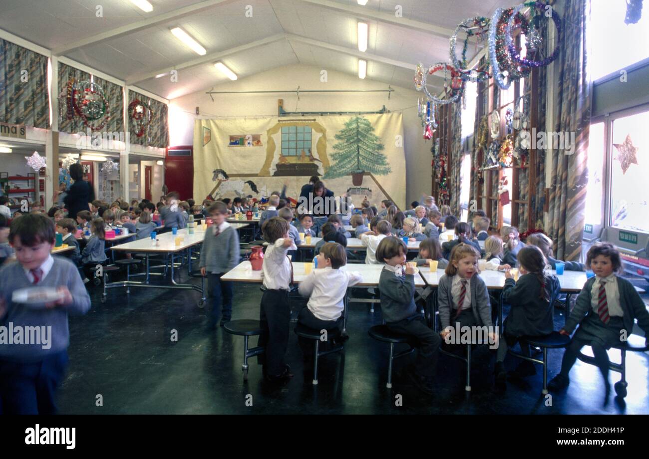 Scuola Bambini mangiare Scuola cena Inghilterra Foto Stock