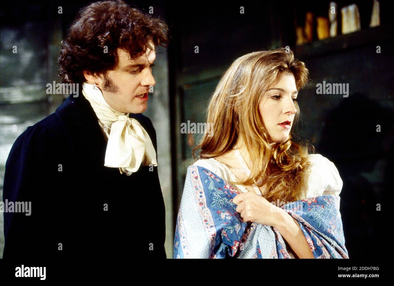 Colin Firth (Chatsky), Jemma Redgrave (Sophie) in CHATSKY di Alexander Griboyedov al Almeida Theatre, Londra N1 06/03/1993 design: Tim Hatley regista: Jonathan Kent Foto Stock