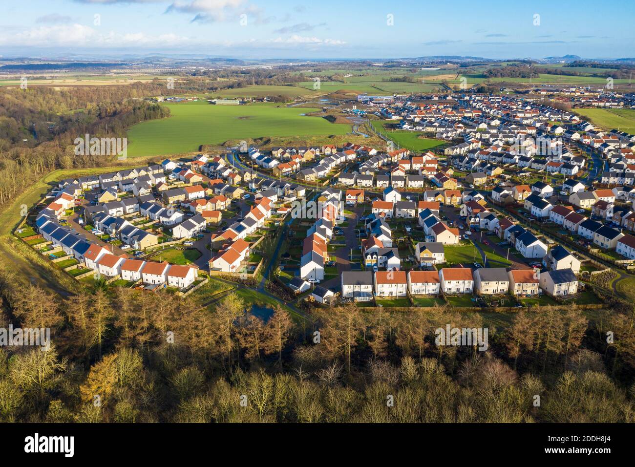 Veduta aerea del villaggio di Calderwood, alla periferia di East Calder, West Lothian, Scozia. Foto Stock