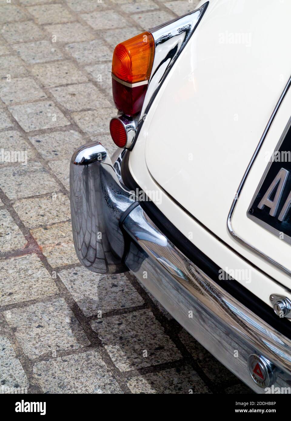 Particolare del paraurti posteriore e delle luci su Jaguar Mark 2 3.4 litri una berlina sportiva di medie dimensioni prodotta a Coventry in Inghilterra dal 1959 al 1967. Foto Stock