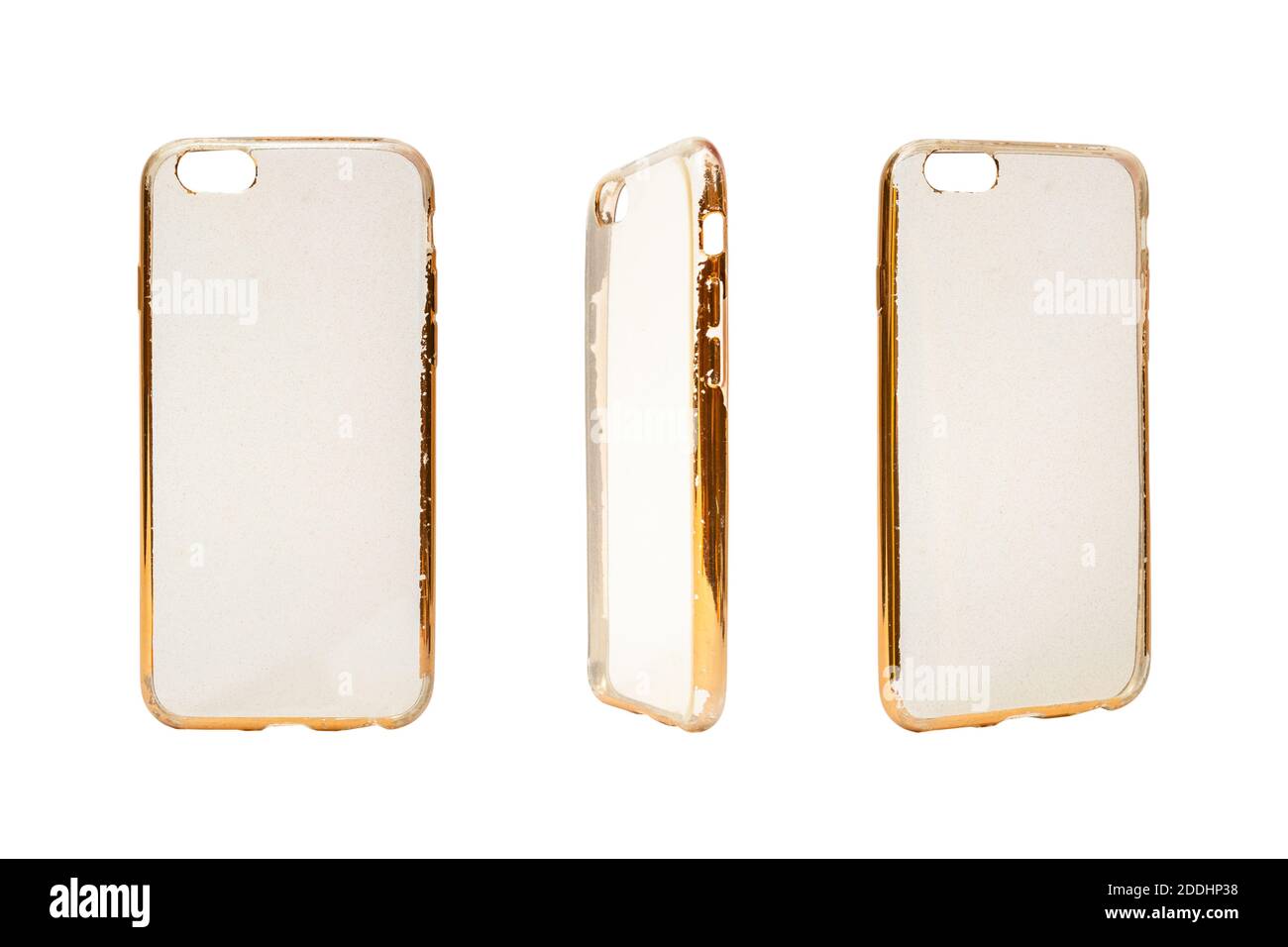 Coperchio trasparente in plastica per telefono cellulare isolato su sfondo bianco. Diverse angolazioni della custodia protettiva per smartphone. Parte posteriore del telefono in silicone Foto Stock