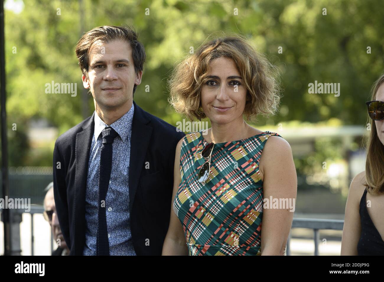 Gaspard Gantzer (L), candidato alle elezioni del Sindaco francese di Parigi, e la giornalista francese Isabelle Saorta (R) partecipano ad una cerimonia per celebrare il 75° anniversario della liberazione di Parigi da parte della seconda Divisione Armored francese durante la seconda Guerra Mondiale dall'occupazione nazista, a Parigi, Francia, 25 agosto 2019. Foto di Eliot Blondt/ABACAPRESS.COM Foto Stock