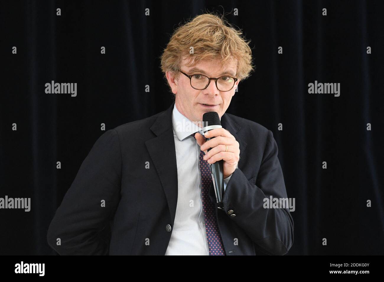 Marc Fesneau, ministro francese incaricato delle relazioni con il Parlamento, durante uno scambio con funzionari eletti a livello territoriale per parlare dei conti relativi ai territori, il 19 luglio 2019, a Nozay, Francia occidentale. Foto di Ronan Houssin/ABACAPRESS.COM Foto Stock
