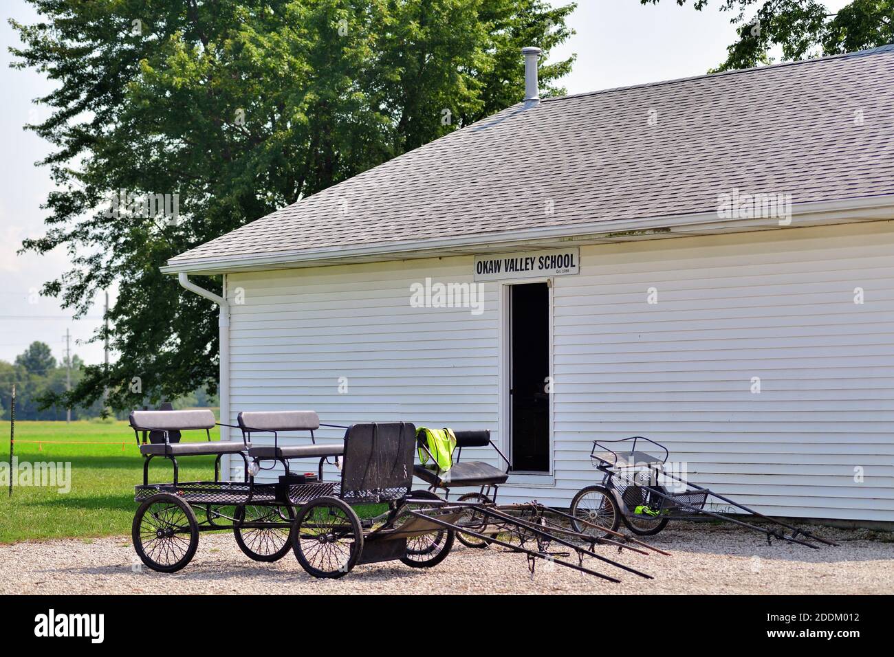 Arcola, Illinois, Stati Uniti. Una scuola Amish in Illinois centrale. Le scuole Amish forniscono istruzione nella stessa struttura per i gradi da uno a otto. Foto Stock