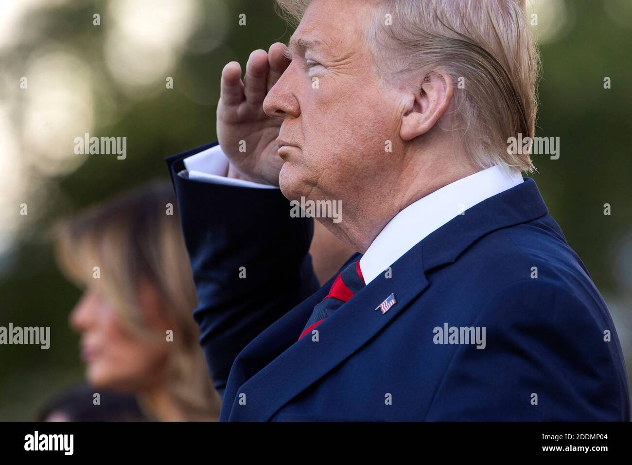 Il presidente DEGLI STATI UNITI Donald J Trump dà il benvenuto al primo ministro dell'Australia Scott Morrison (non illustrato) nel prato meridionale della Casa Bianca per una cerimonia di arrivo dello stato a Washington, DC, USA, il 20 settembre 2019. L'occasione segna la seconda visita di stato della presidenza di Donald Trump. Foto di Jim lo Scalzo/piscina/ABACAPRESS.COM Foto Stock