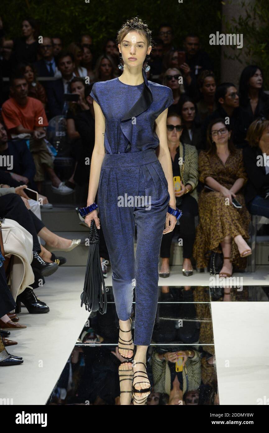 Moda primavera top estate 2019 armani