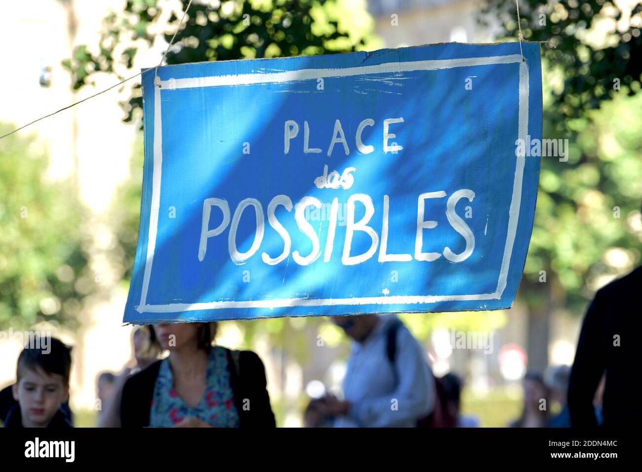 Manifesti durante il clima marcia che ha riunito quasi 5,000 persone a Strasburgo, Francia, il 21 settembre 2019. Questo incontro mira a chiedere al governo francese che vengano adottate misure concrete di fronte al cambiamento climatico. Foto di Nicolas Roses/ABACAPRESS.COM Foto Stock