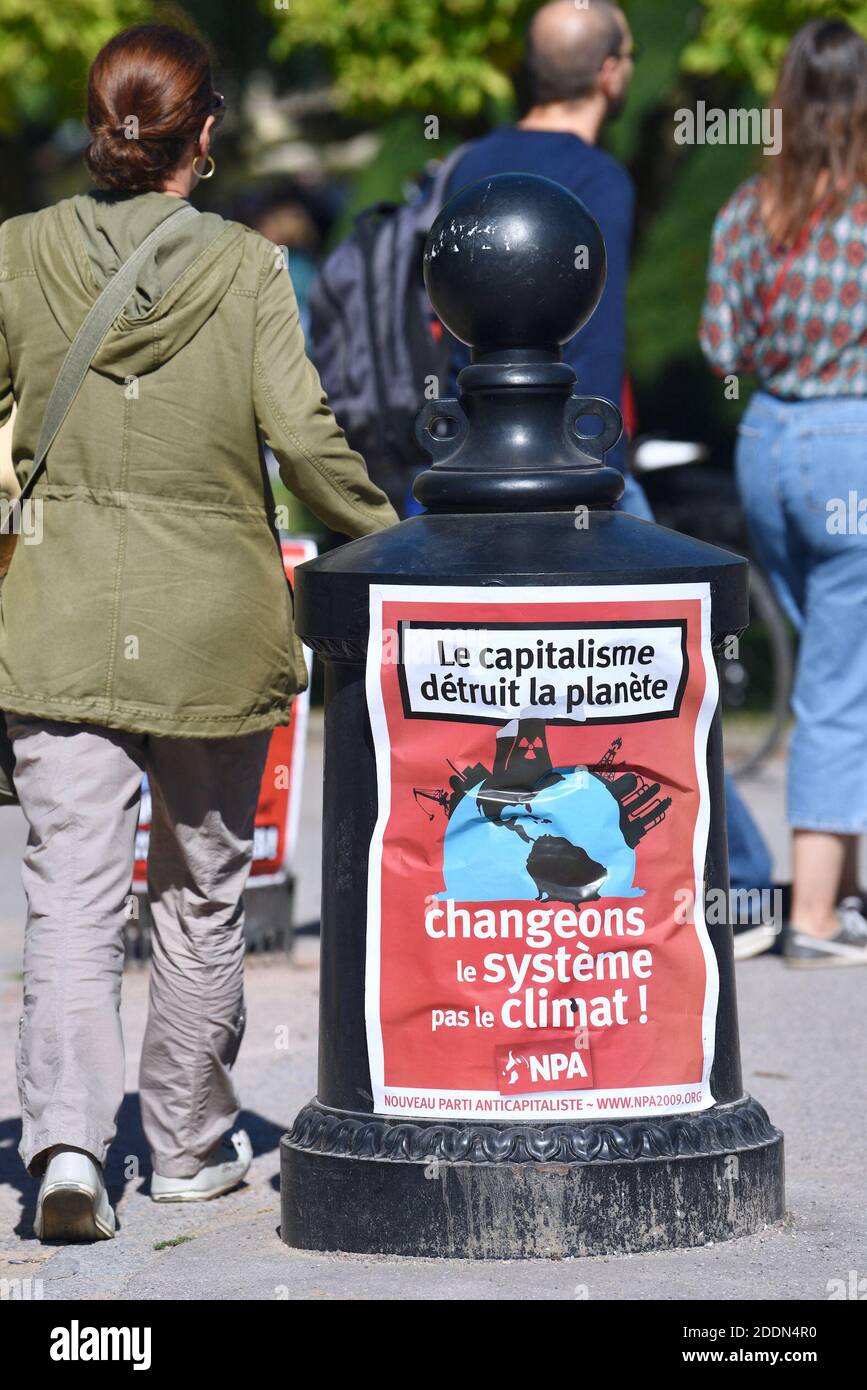 Manifesti durante il clima marcia che ha riunito quasi 5,000 persone a Strasburgo, Francia, il 21 settembre 2019. Questo incontro mira a chiedere al governo francese che vengano adottate misure concrete di fronte al cambiamento climatico. Foto di Nicolas Roses/ABACAPRESS.COM Foto Stock