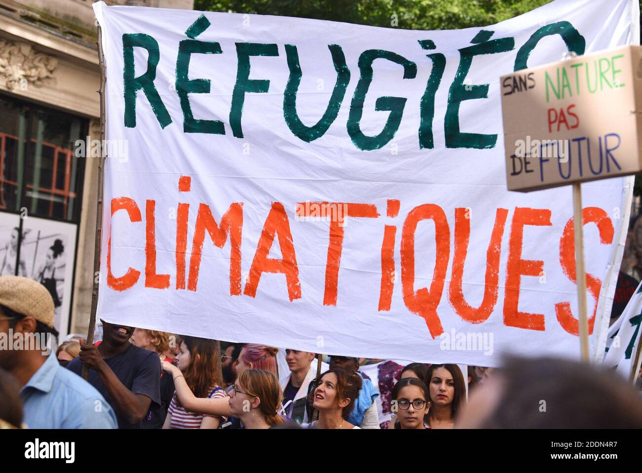 Manifesti durante il clima marcia che ha riunito quasi 5,000 persone a Strasburgo, Francia, il 21 settembre 2019. Questo incontro mira a chiedere al governo francese che vengano adottate misure concrete di fronte al cambiamento climatico. Foto di Nicolas Roses/ABACAPRESS.COM Foto Stock
