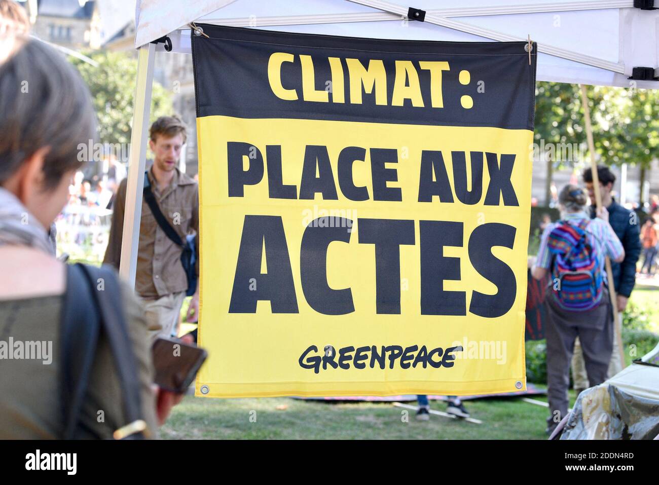 Manifesti durante il clima marcia che ha riunito quasi 5,000 persone a Strasburgo, Francia, il 21 settembre 2019. Questo incontro mira a chiedere al governo francese che vengano adottate misure concrete di fronte al cambiamento climatico. Foto di Nicolas Roses/ABACAPRESS.COM Foto Stock