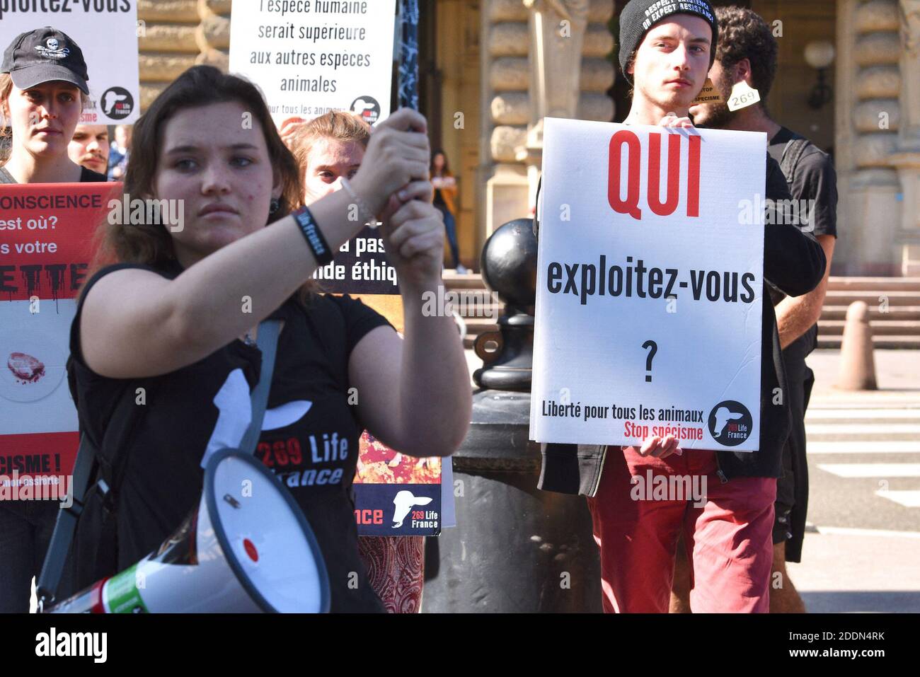 Manifesti durante il clima marcia che ha riunito quasi 5,000 persone a Strasburgo, Francia, il 21 settembre 2019. Questo incontro mira a chiedere al governo francese che vengano adottate misure concrete di fronte al cambiamento climatico. Foto di Nicolas Roses/ABACAPRESS.COM Foto Stock