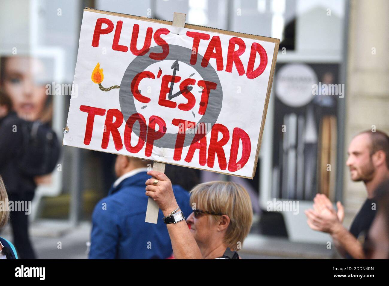 Manifesti durante il clima marcia che ha riunito quasi 5,000 persone a Strasburgo, Francia, il 21 settembre 2019. Questo incontro mira a chiedere al governo francese che vengano adottate misure concrete di fronte al cambiamento climatico. Foto di Nicolas Roses/ABACAPRESS.COM Foto Stock