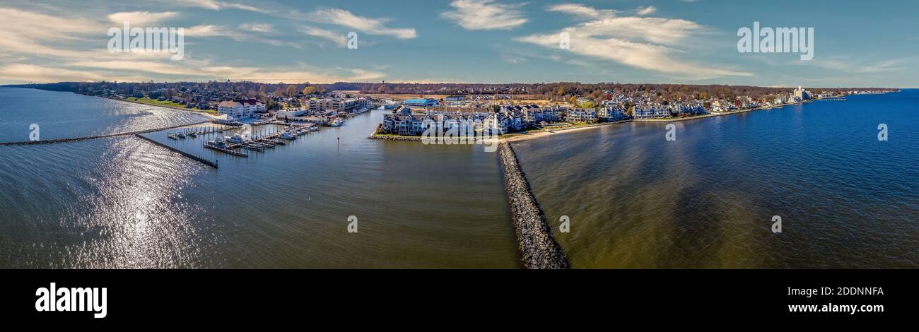 Panorama aereo di Chesapeake Beach sulla riva orientale di Maryland con barche a vela affitto vacanze mare Foto Stock