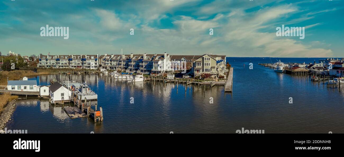 Panorama aereo di Chesapeake Beach sulla riva orientale di Maryland con barche a vela affitto vacanze mare Foto Stock