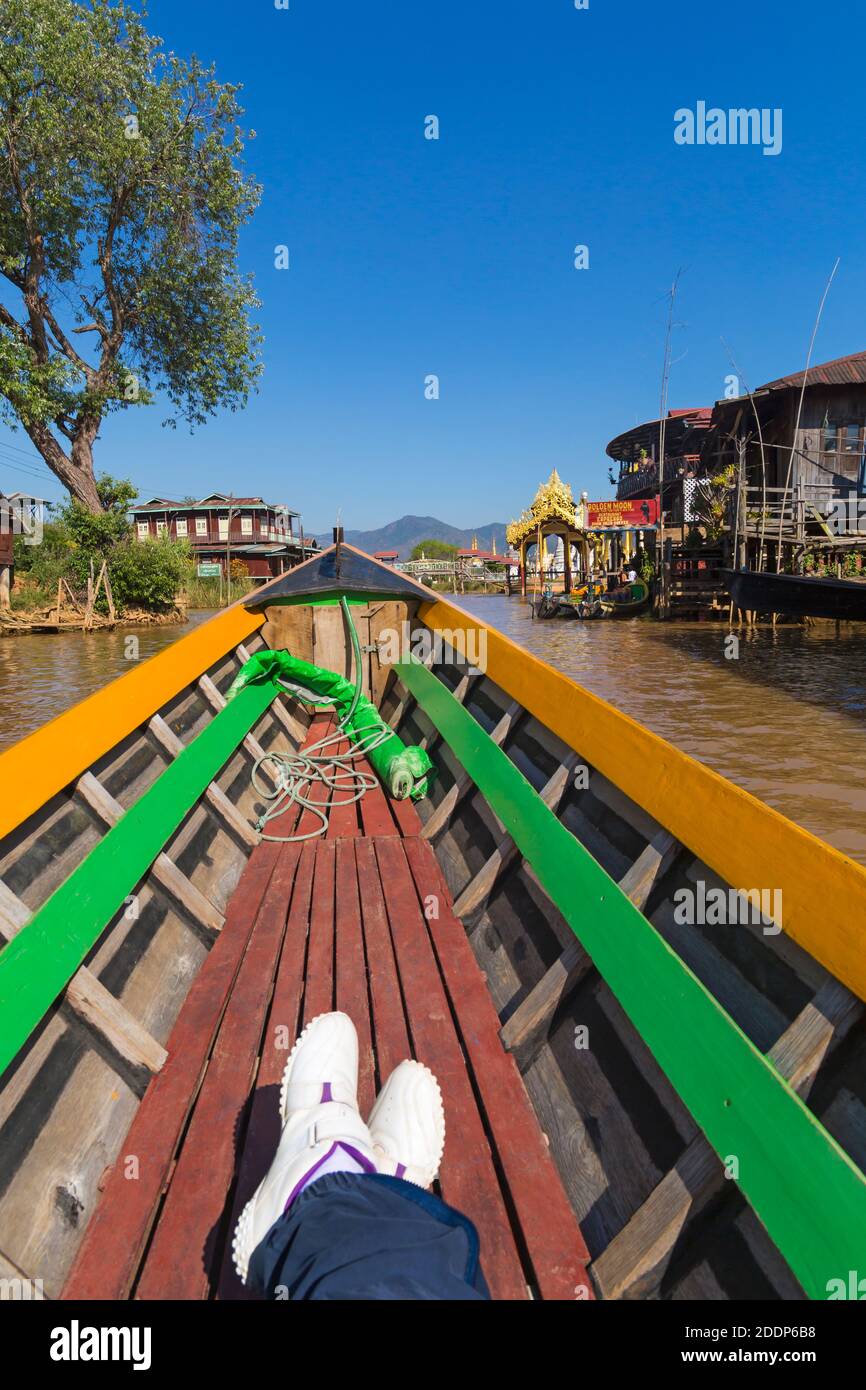 Lunga escursione in barca a Nyaungshwe, Nyaung Shwe, Stato Shan, Lago Inle, Myanmar (Birmania), l'Asia in febbraio Foto Stock