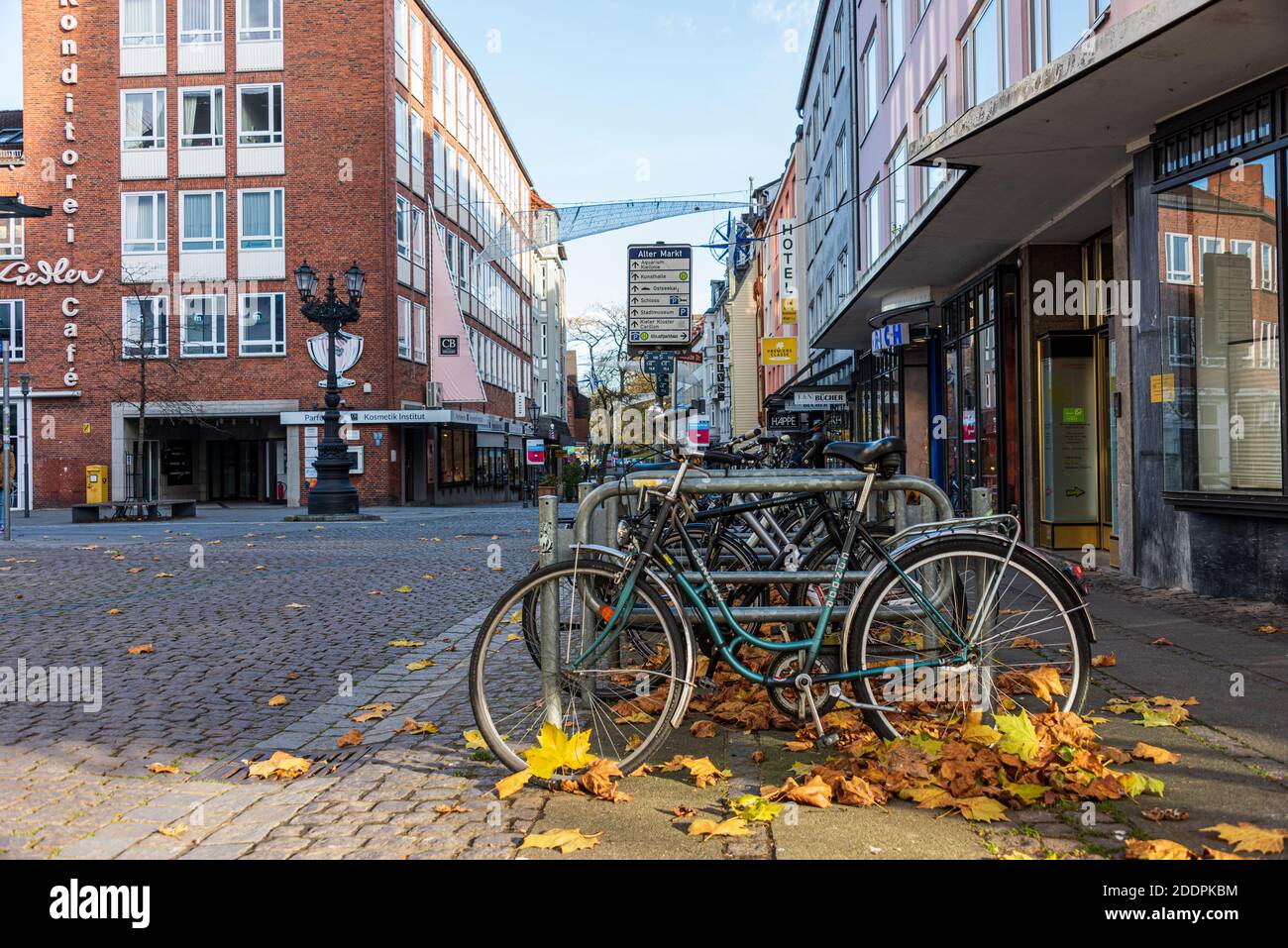 Der Alte Markt in Kiel in gastronomischer Hotspot, während des Corona-lockdown menschenleer Foto Stock