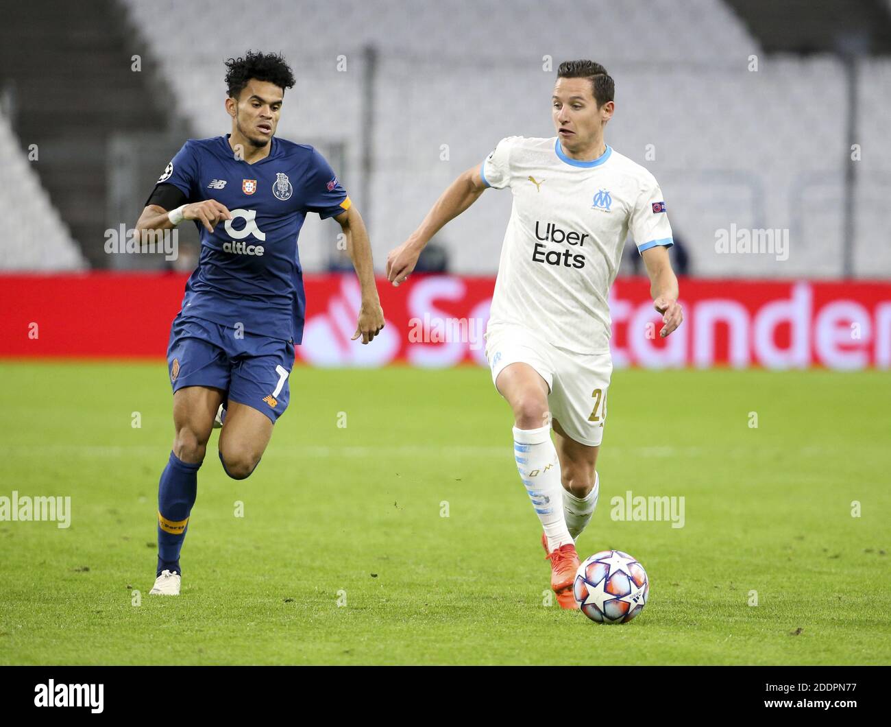 Florian Thauvin di Marsiglia, Luis Diaz di Porto (a sinistra) durante la UEFA Champions League, partita di calcio del Gruppo C tra Olympiq / LM Foto Stock