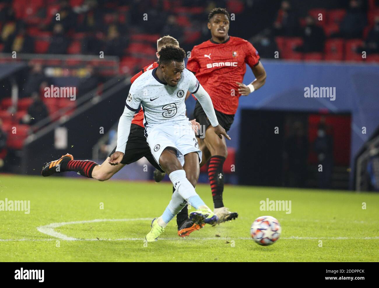 Callum Hudson-Odoi di Chelsea segna il suo gol durante la UEFA Champions League, partita di calcio del Gruppo e tra Stade Rennais e / LM Foto Stock
