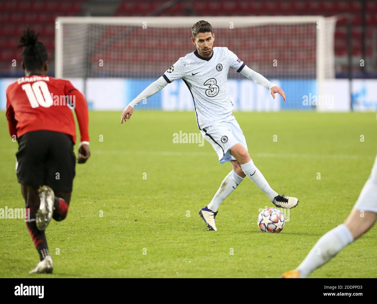 Jorginho di Chelsea durante la UEFA Champions League, partita di calcio del Gruppo e tra Stade Rennais e Chelsea il 24 novembre 2 / LM Foto Stock