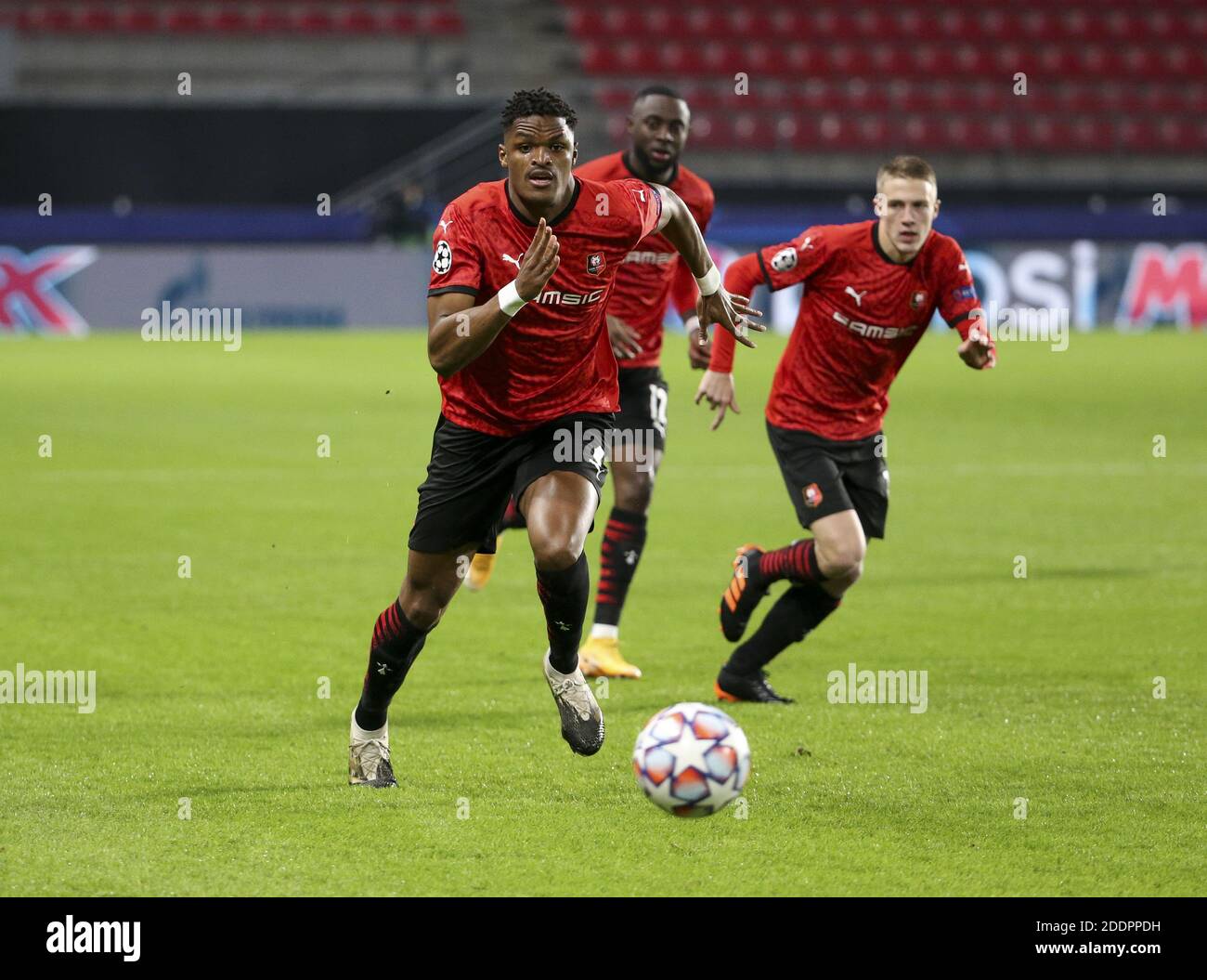 Gerzino Nyamsi, Adrien Truffert di Stade Rennais durante la UEFA Champions League, partita di calcio del Gruppo e tra Stade Rennais / LM Foto Stock