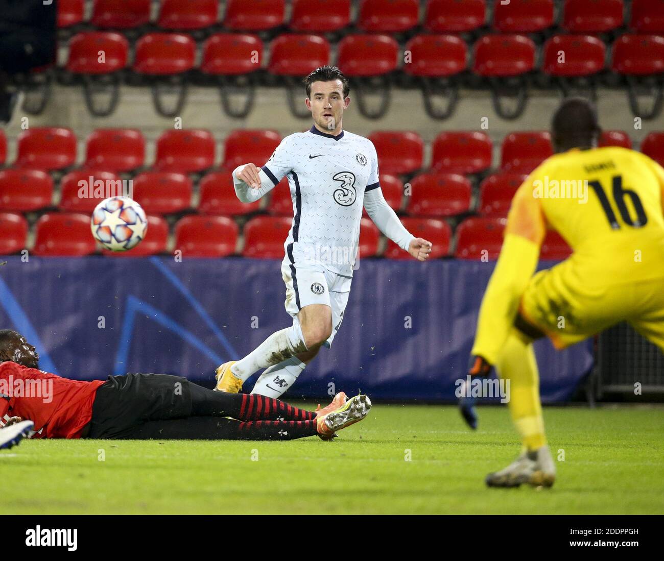 Ben Chilwell di Chelsea durante la UEFA Champions League, partita di calcio del Gruppo e tra Stade Rennais e Chelsea il 2 novembre / LM Foto Stock
