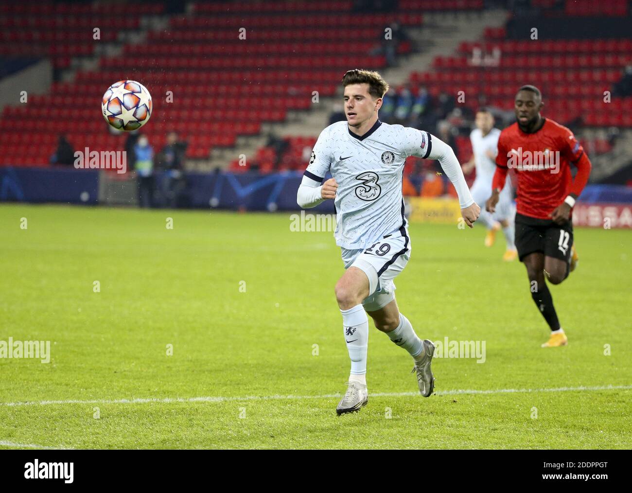 Mason Mount of Chelsea durante la UEFA Champions League, partita di calcio del Gruppo e tra Stade Rennais e Chelsea il 24 novembre / LM Foto Stock