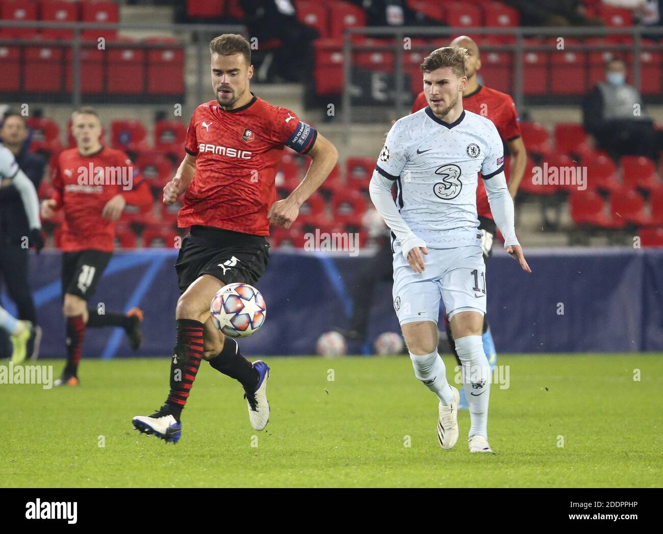 Damien da Silva di Stade Rennais, Timo Werner di Chelsea durante la UEFA Champions League, partita di calcio del Gruppo e tra Stade / LM Foto Stock