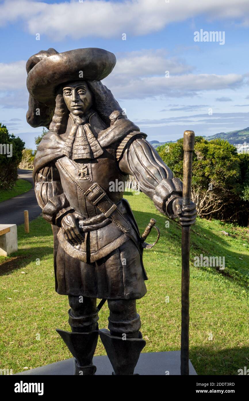 Statua di D. Afonso VI secondo re del Portogallo sul Monte Brasil ad Angra do Heroismo sull'isola di Terceira le Azzorre Portogallo Dicembre 2019 Foto Stock