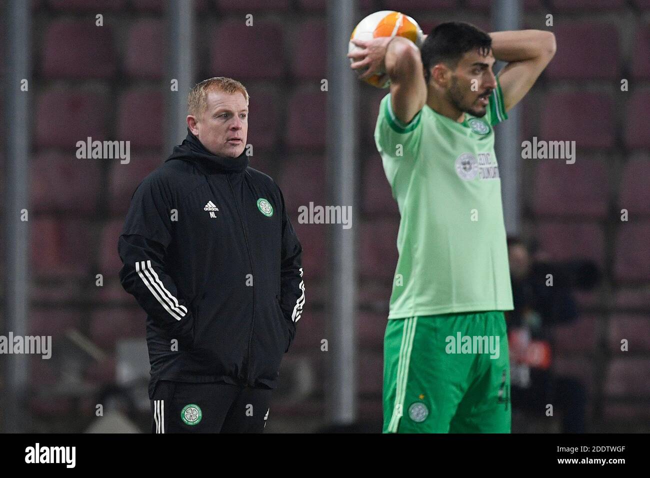 Praga, Repubblica Ceca. 26 Nov 2020. Capo allenatore di Celtic Neil Lennon, partito, durante la UEFA Europa League, 4 ° turno, gruppo H partita AC Sparta Praha vs Celtic Glasgow, a Praga, Repubblica Ceca, il giovedì, 26 novembre 2020. Credit: Ondrej Deml/CTK Photo/Alamy Live News Foto Stock