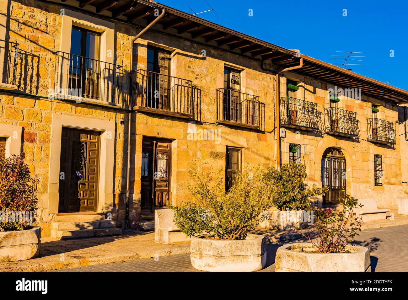 Calle Real. Navaleno, Soria, Castilla y León, Spagna, Europa Foto Stock