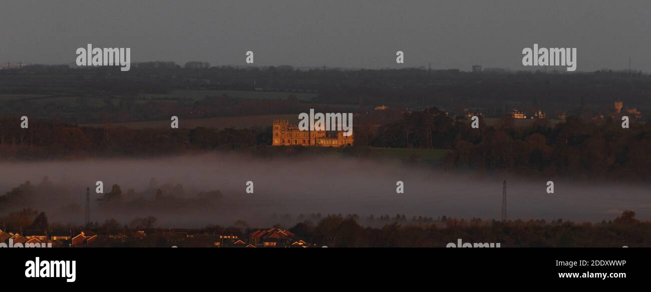 Preso su un alba di mattina presto, la nebbia ancora dissipando. Foto Stock