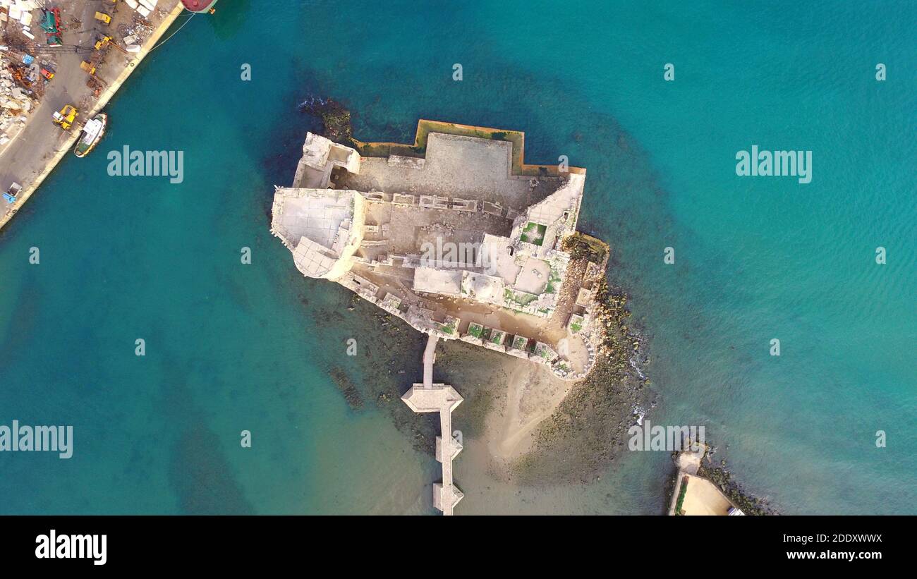 Monumenti di Saidon, Castello sul mare e Ponte, vista dall'alto Foto Stock
