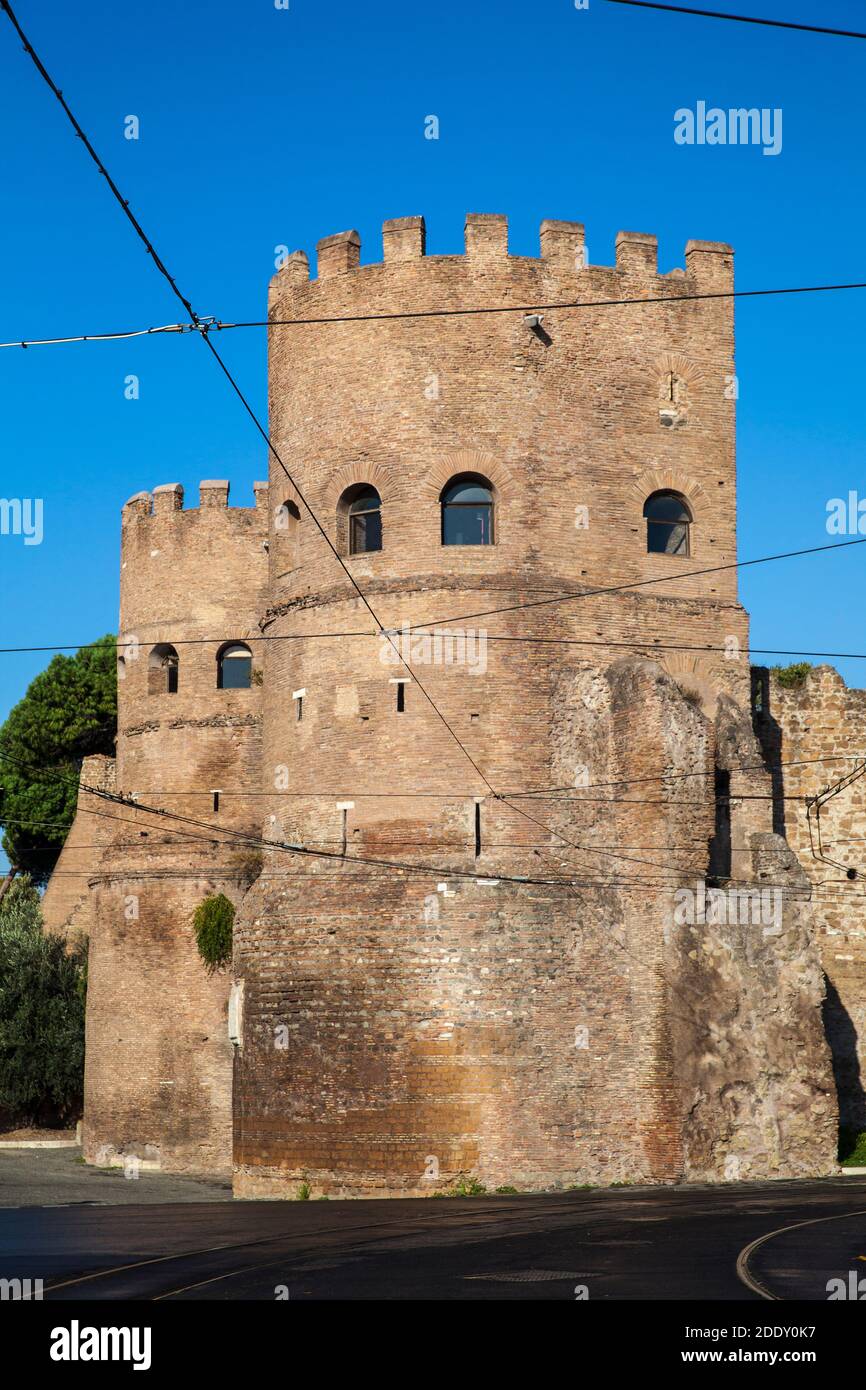 Italia, Lazio, Roma, Via Appia Antica, porta di San Paolo Foto Stock