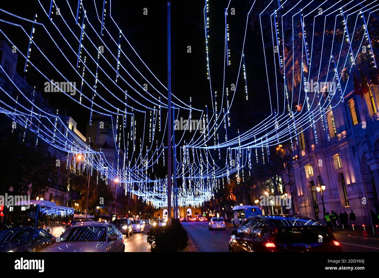 Madrid, spagnolo. 26 Nov 2020. Accensione della tradizionale illuminazione Weihafterts nel centro della città. Madrid 11/26/2020 | Use worldwide Credit: dpa/Alamy Live News Foto Stock