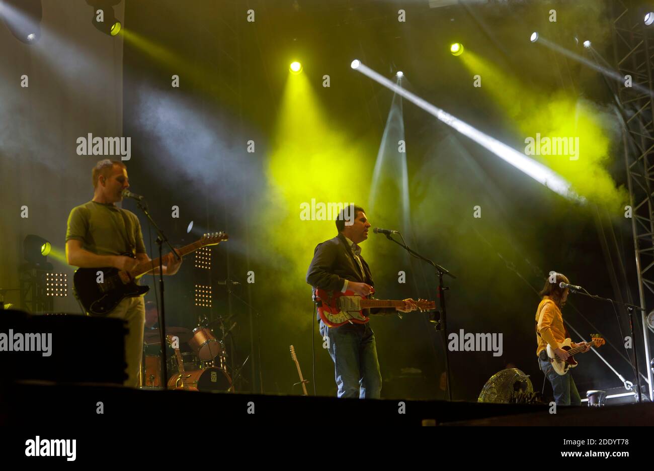 I membri del gruppo Belle & Sebastian, esibirsi sul palco principale durante la OnBlackheath Music Festival 2016 Foto Stock