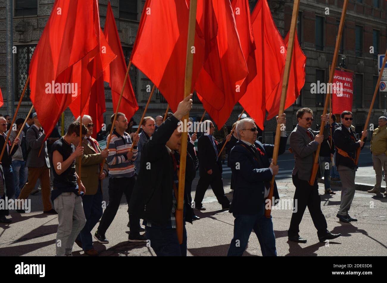 I sindacati si sono riuniti a Kadikoy per celebrare la Giornata Internazionale del lavoro. Foto Stock
