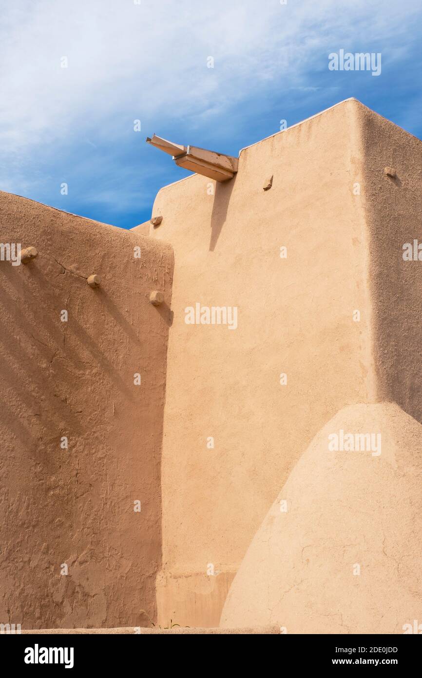 La chiesa di adobe Mission di San Francisco de Asis - San Francesco d'Assi - a Ranchos de Taos, New Mexico, USA Foto Stock