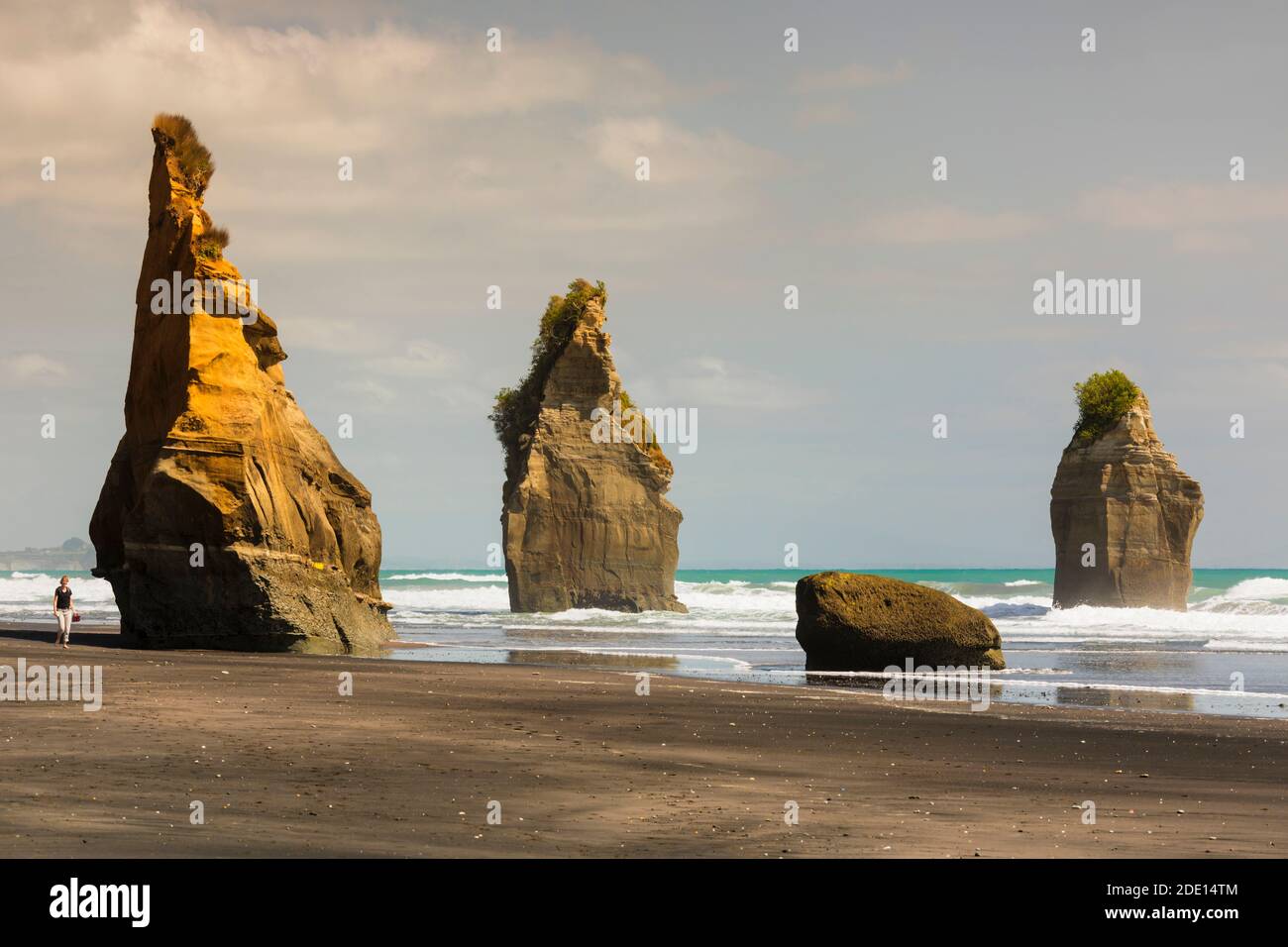 Three Sisters Beach, Tongaporutu, Taranaki, Isola del Nord, Nuova Zelanda, Pacifico Foto Stock