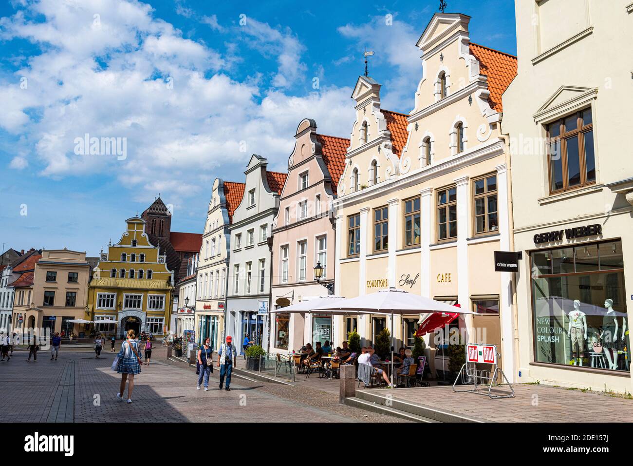 Case anseatiche, città anseatica di Wismar, patrimonio dell'umanità dell'UNESCO, Meclemburgo-Vorpommern, Germania, Europa Foto Stock