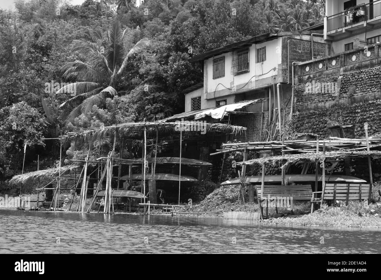 La struttura del tetto delle foglie di cocco degli insediamenti locali in Manila Filippine Foto Stock