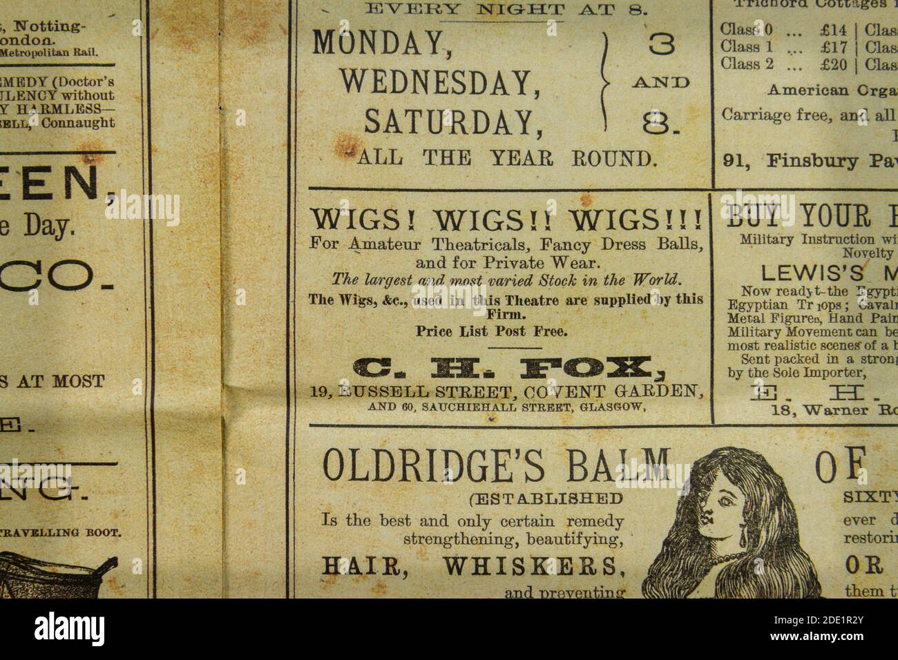 Pubblicità per il negozio CH Fox Wig a Covent Garden, Londra, nel programma del Gaiety Theatre (replica), 22 ottobre 1883. Foto Stock