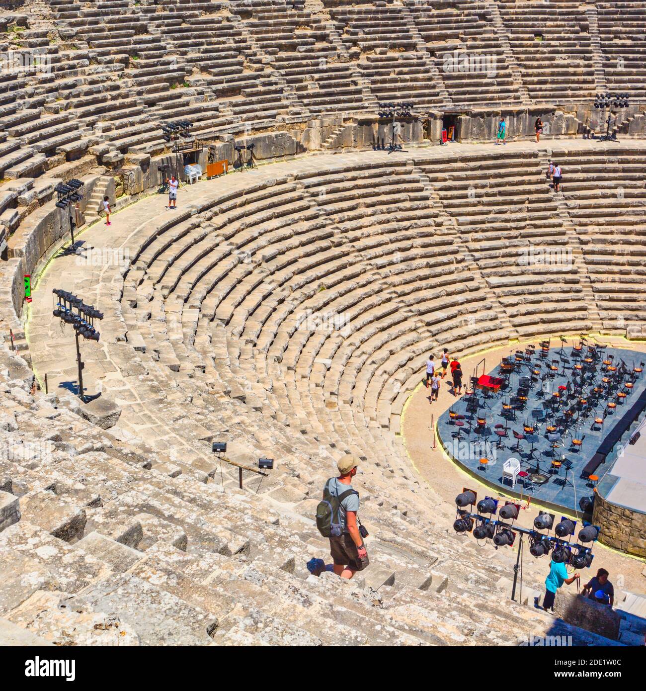Aspendos, Provincia di Antalaya, Turchia. Il teatro romano, costruito nel 160 d.C. dall'architetto greco Zeno. Può alloggiare 12,000 ed è ancora in uso t Foto Stock