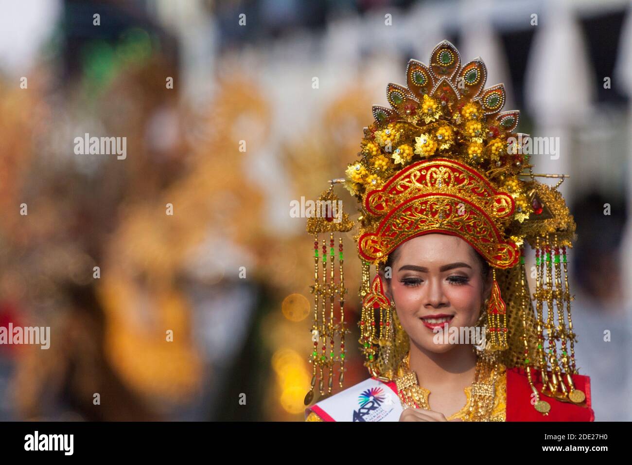 Jember Fashion Carnaval (JFC) è un festival annuale in costume che si tiene nella città di Jember, East Java, Indonesia. Foto Stock