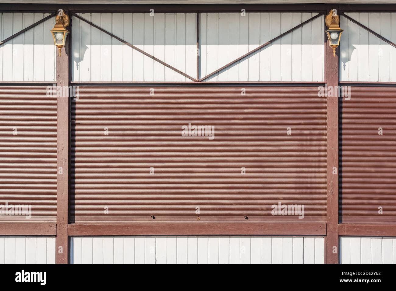 Persiane chiuse del bar della strada. Foto Stock